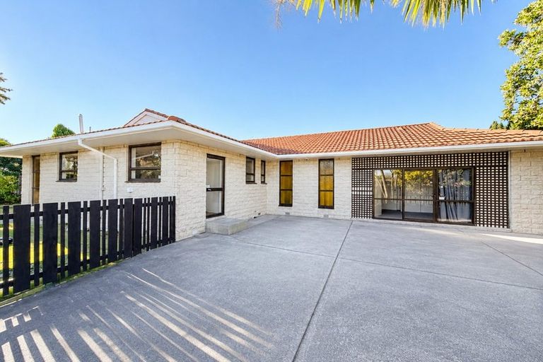 Photo of property in 2 Resolution Place, Bryndwr, Christchurch, 8053