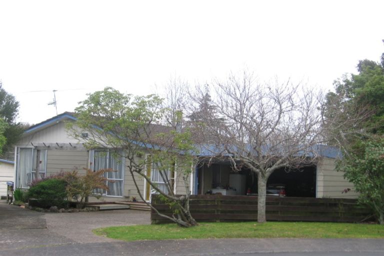 Photo of property in 26 Lipton Grove, Opaheke, Papakura, 2113