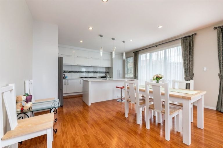 Photo of property in 10a Merchant Avenue, Te Atatu South, Auckland, 0610