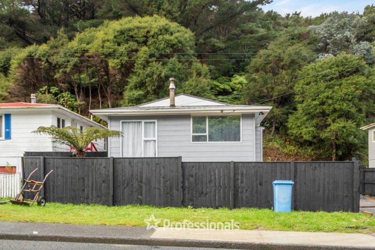 Photo of property in 122 Hair Street, Wainuiomata, Lower Hutt, 5014