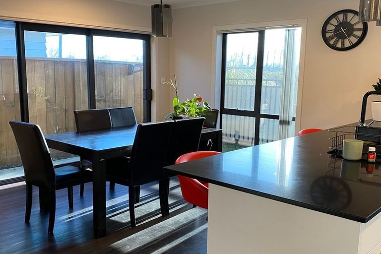 Photo of property in 27 Sapwood Crescent, Takanini, 2110