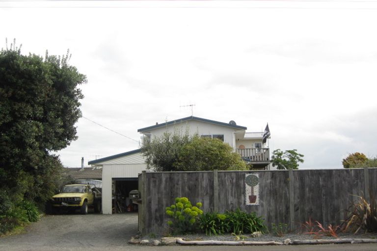 Photo of property in 4 Gordon Road, Te Awanga, 4102