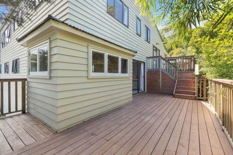 Photo of property in 21 Homewood Place, Chatswood, Auckland, 0626