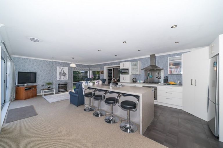 Photo of property in 3 Manhattan Court, Kelvin Grove, Palmerston North, 4414
