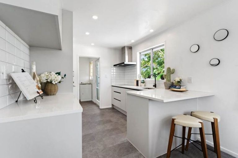 Photo of property in 16 Newham Place, Henderson, Auckland, 0612