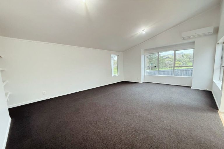 Photo of property in 11 Solander Place, Whitby, Porirua, 5024