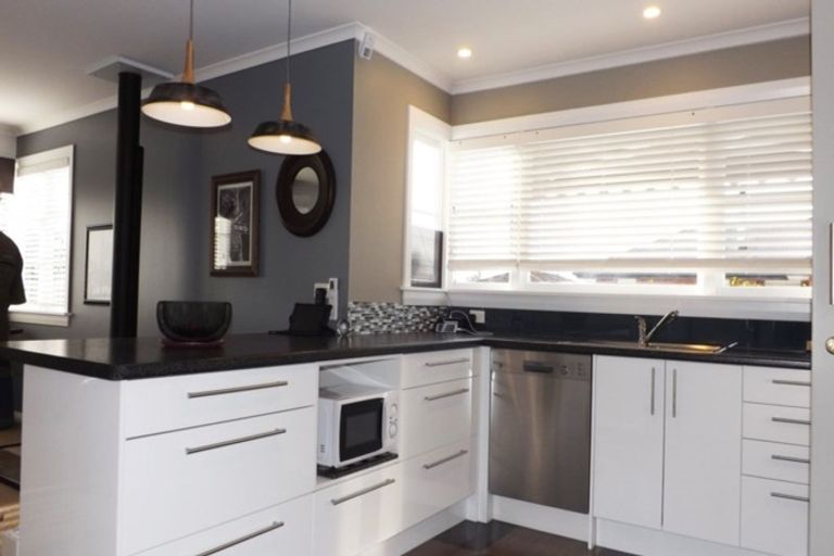 Photo of property in 44 Mako Mako Road, Levin, 5510