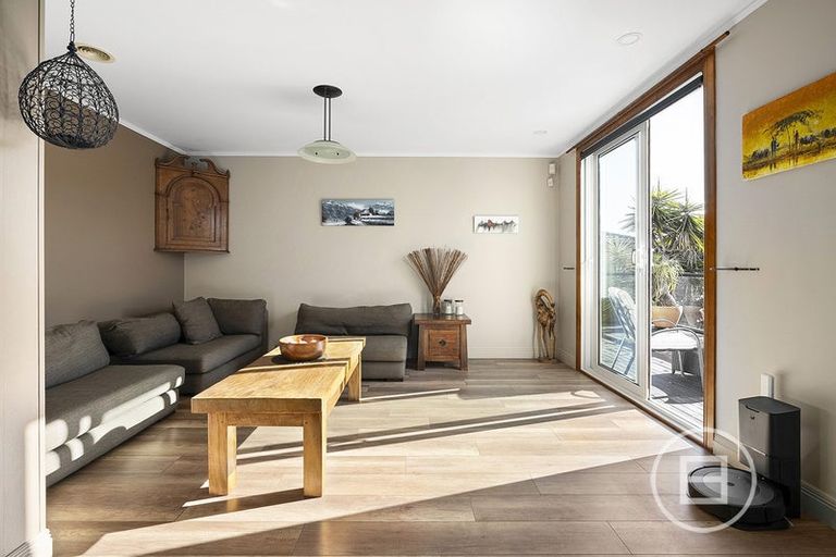 Photo of property in 1 Basra Drive, Henderson, Auckland, 0612