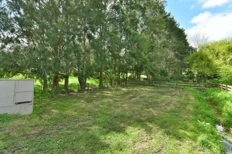 Photo of property in 1084 Kaipara Coast Highway, Kaukapakapa, 0873