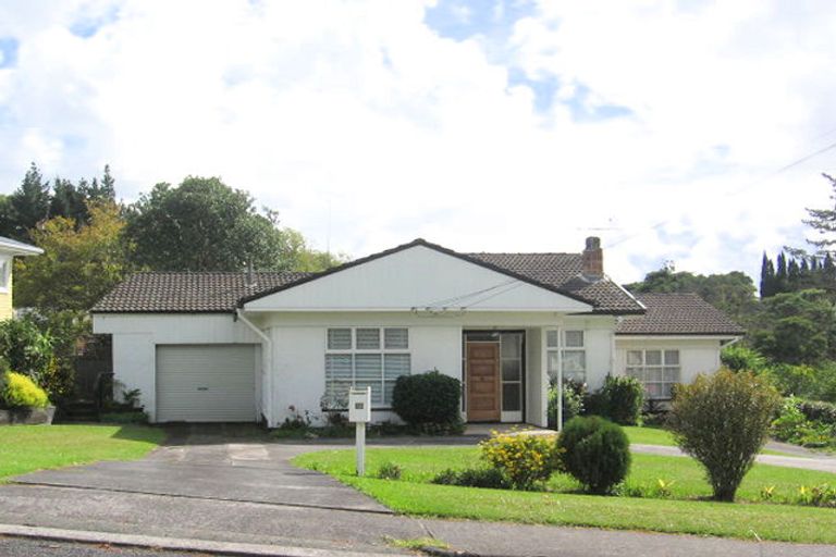 Photo of property in 32 Eastglen Road, Glen Eden, Auckland, 0602