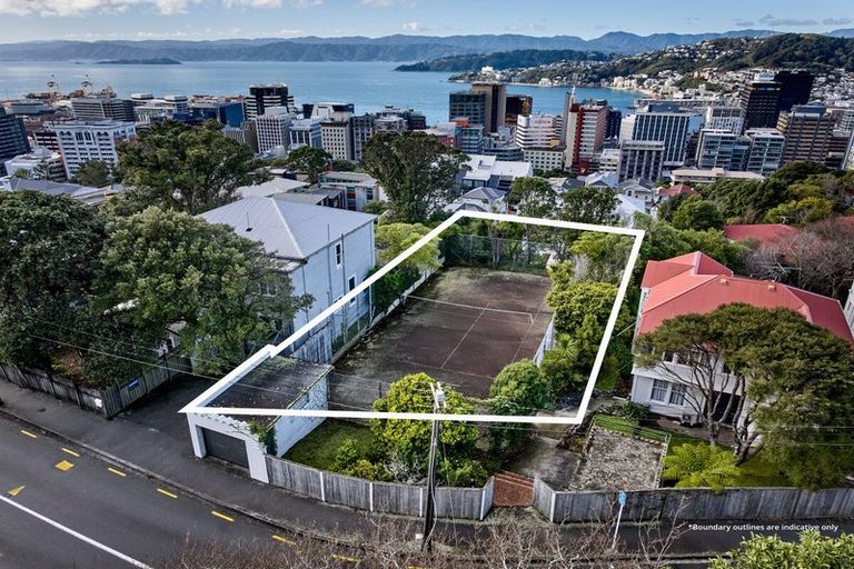 Photo of property in 35 Salamanca Road, Kelburn, Wellington, 6012
