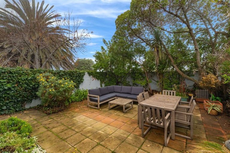 Photo of property in 32 Esplanade, Sumner, Christchurch, 8081