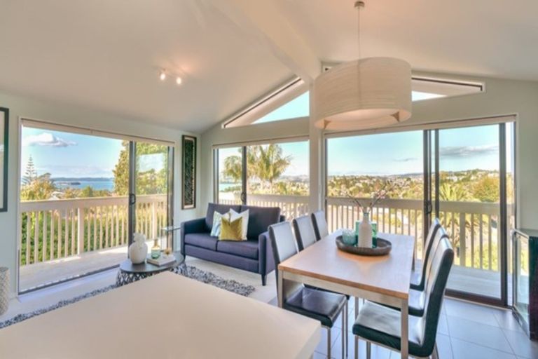 Photo of property in 4 Advene Road, Cockle Bay, Auckland, 2014