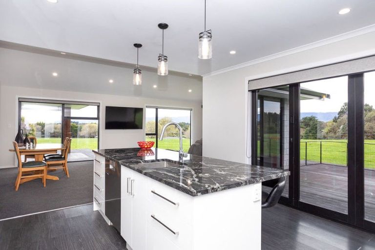 Photo of property in 34 Cowper Road, Dannevirke, 4930