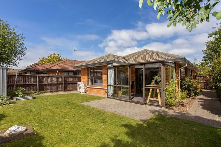 Photo of property in 2/42 Briarmont Street, Avondale, Christchurch, 8061