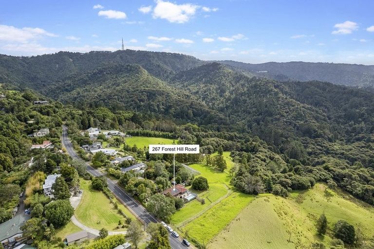 Photo of property in 267 Forest Hill Road, Waiatarua, Auckland, 0612