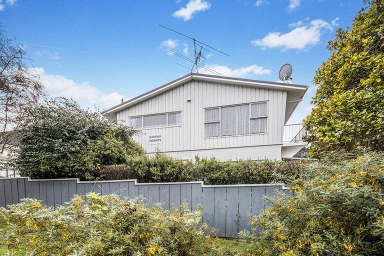 Photo of property in 2/10 Box Hill, Khandallah, Wellington, 6035