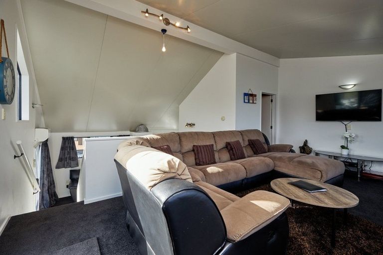 Photo of property in 17 Kotare Place, South Bay, Kaikoura, 7300