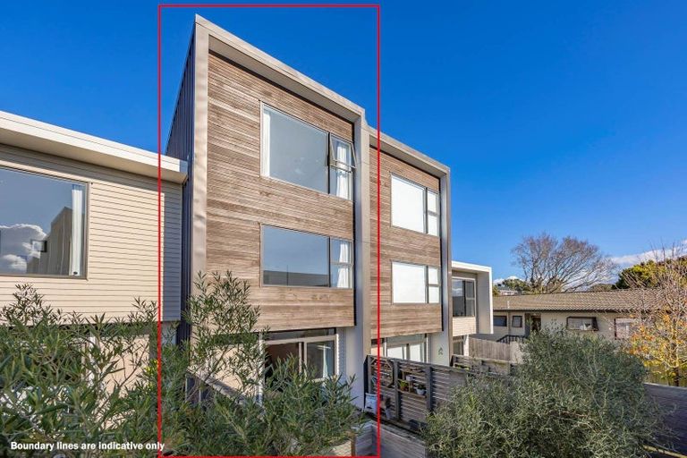 Photo of property in 15/15 Chivalry Road, Glenfield, Auckland, 0629