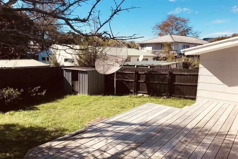 Photo of property in 2/26 Tonar Street, Northcote, Auckland, 0627