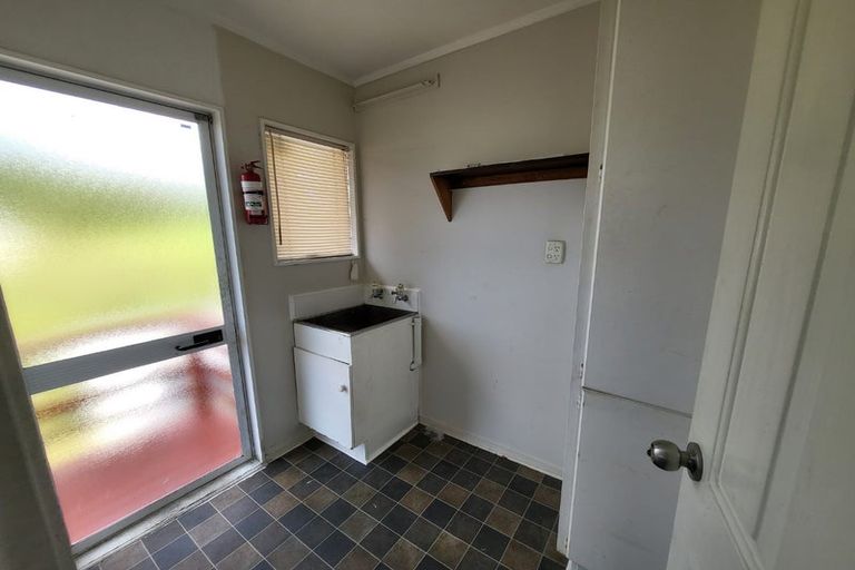 Photo of property in 1/13 Fernhaven Place, Massey, Auckland, 0614