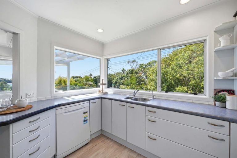 Photo of property in 1/22 Rothesay Bay Road, Rothesay Bay, Auckland, 0630