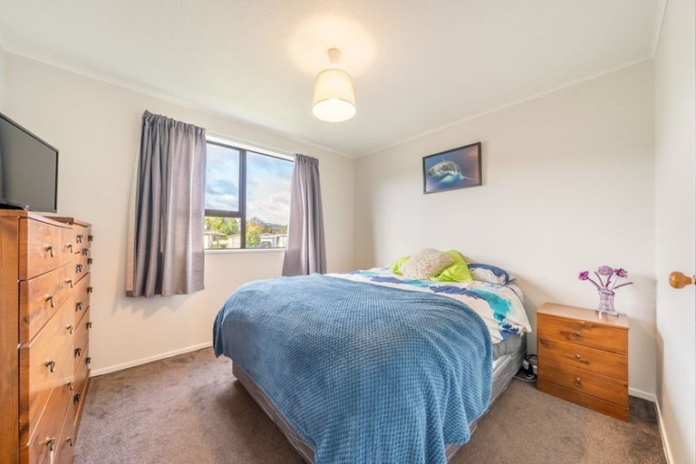 Photo of property in 57 Hartford Crescent, Totara Park, Upper Hutt, 5018