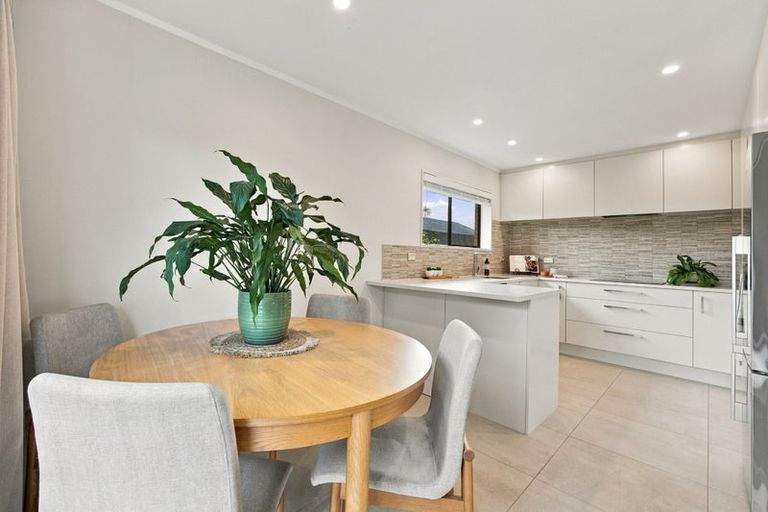 Photo of property in 2/82 Florence Avenue, Orewa, 0931