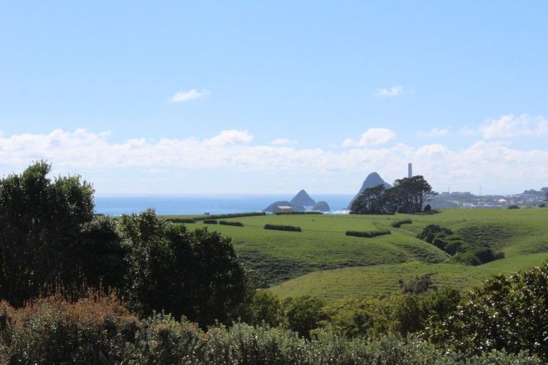 Photo of property in 29 Washer Road, Omata, New Plymouth, 4374