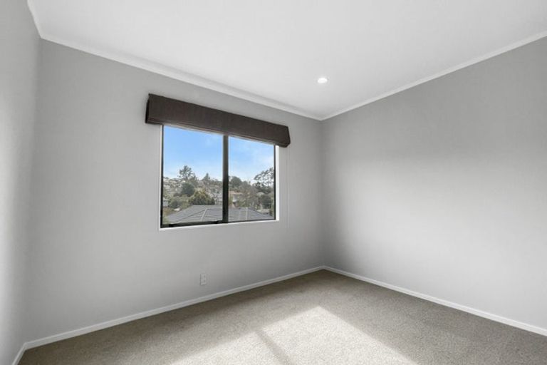 Photo of property in 60 Zefiro Drive, Massey, Auckland, 0614