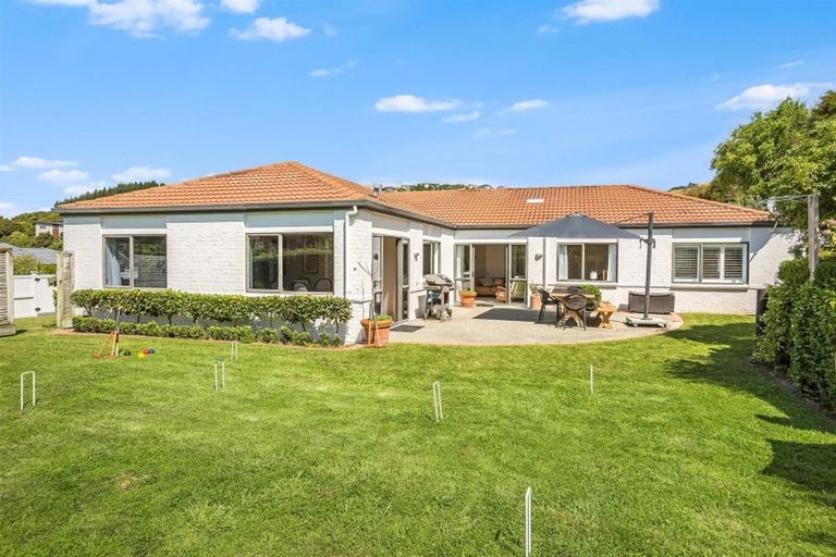 Photo of property in 12 Bowman Place, Whitby, Porirua, 5024