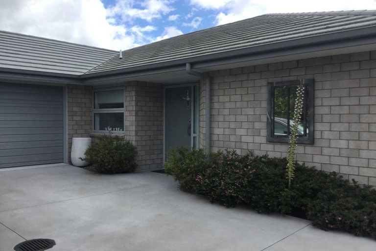 Photo of property in 1 Lakeside Terrace, Omokoroa, 3114