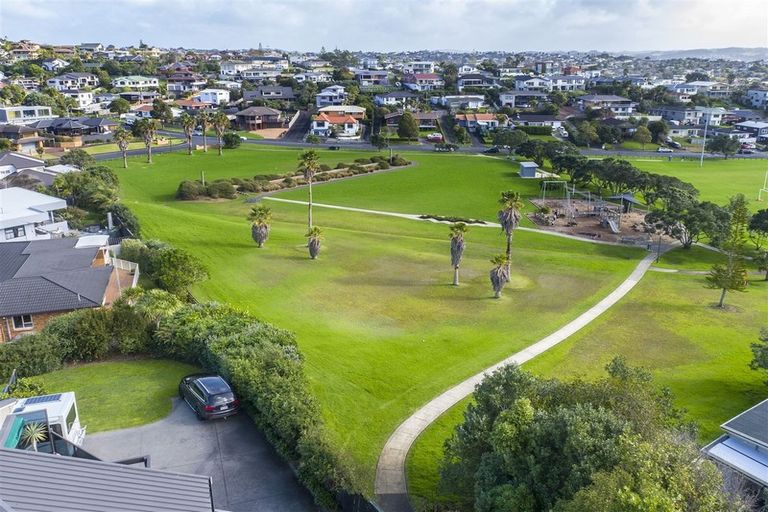 Photo of property in 29 Marellen Drive, Red Beach, 0932