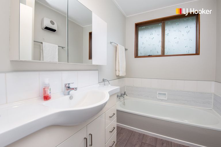 Photo of property in 16 Wickliffe Street, Mosgiel, 9024