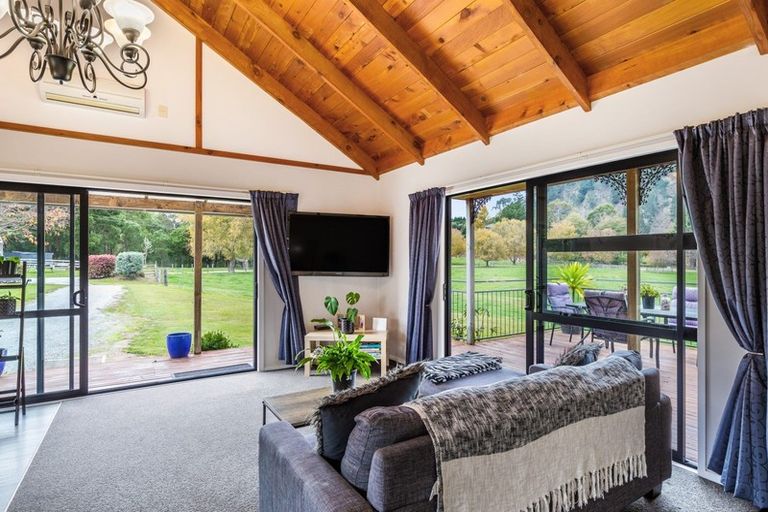 Photo of property in 810 Tukairangi Road, Acacia Bay, Taupo, 3385