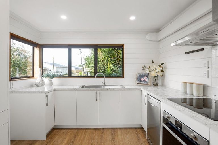 Photo of property in 14 Kiwi Avenue, Forest Lake, Hamilton, 3200