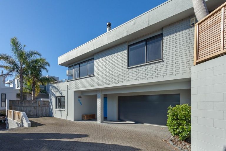 Photo of property in 325c Oceanbeach Road, Mount Maunganui, 3116