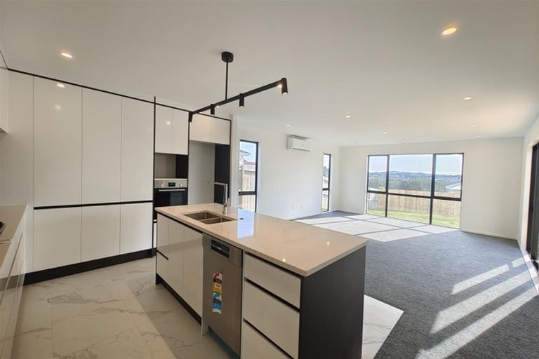 Photo of property in 19 Opouatu Avenue, Glenbrook, Waiuku, 2681