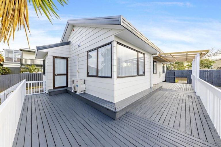 Photo of property in 8 Justamere Place, Weymouth, Auckland, 2103