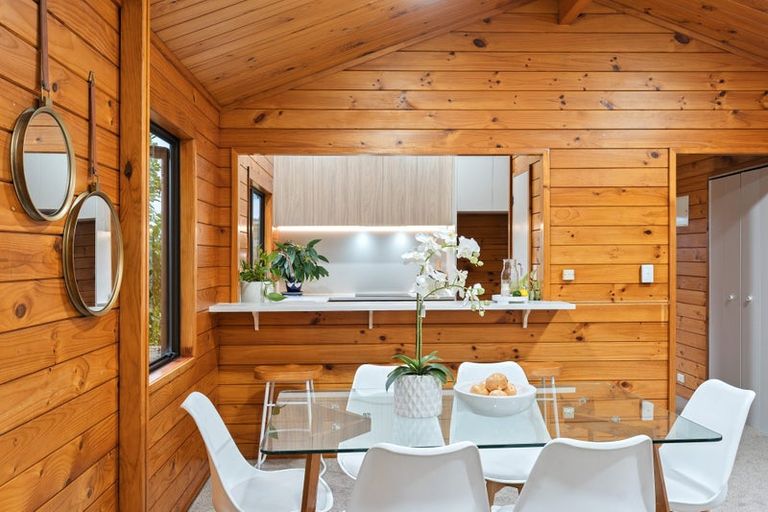 Photo of property in 8 Chardon Place, Henderson, Auckland, 0612