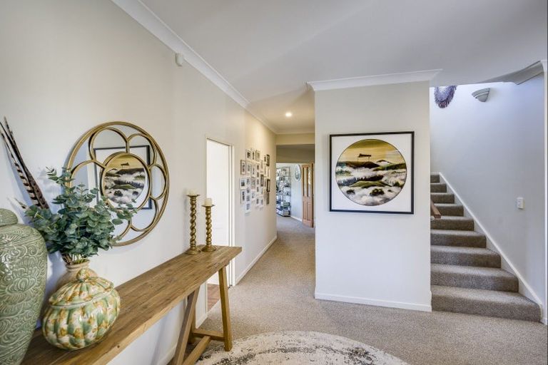 Photo of property in 3 Hikanui Place, Havelock North, 4130