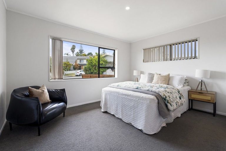 Photo of property in 70 Aberfeldy Avenue, Highland Park, Auckland, 2010