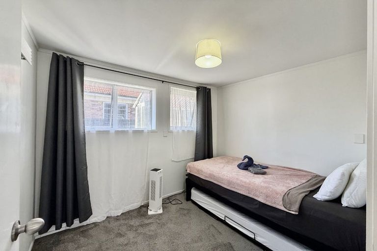 Photo of property in 2/3 Martin Road, Manurewa, Auckland, 2102