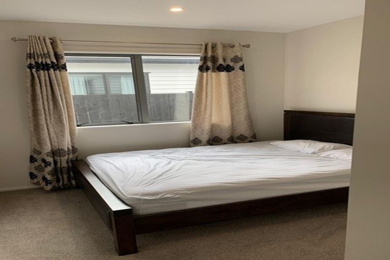 Photo of property in 4 Kapia Road, Westgate, Auckland, 0614