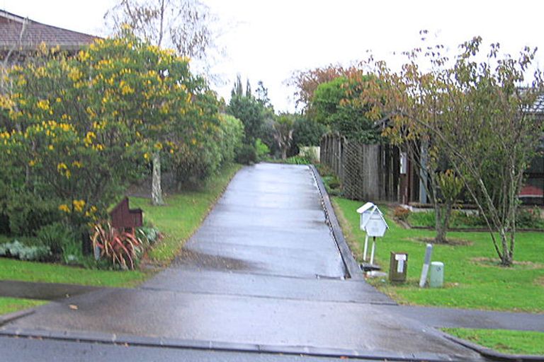 Photo of property in 1/22 Pinewood Grove, Botany Downs, Auckland, 2010
