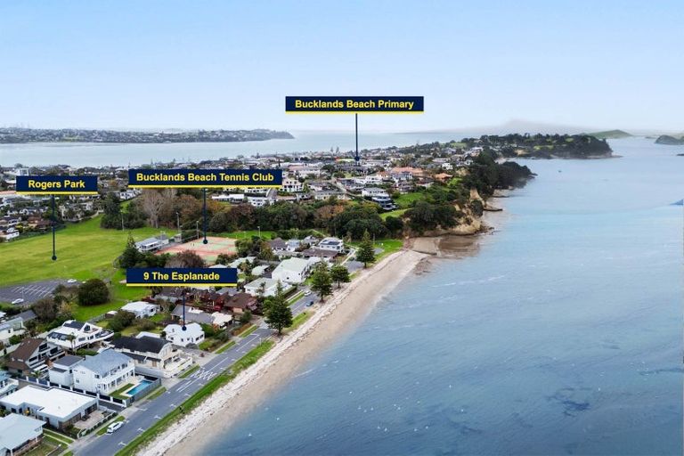 Photo of property in 9 The Esplanade, Eastern Beach, Auckland, 2012