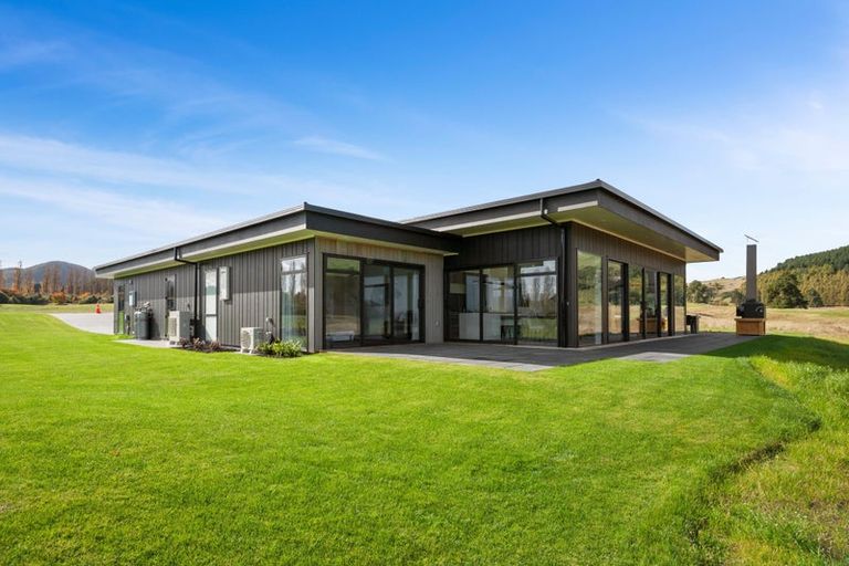 Photo of property in 32 The Fairways, Kinloch, Taupo, 3377