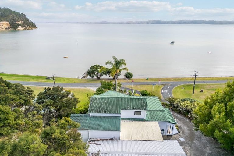 Photo of property in 632 Kellys Bay Road, Pouto, Te Kopuru, 0391