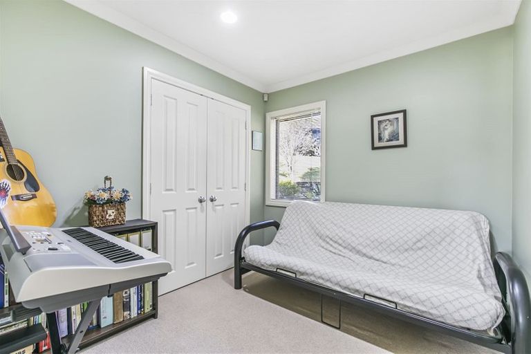 Photo of property in 19 Black Teal Close, Unsworth Heights, Auckland, 0632