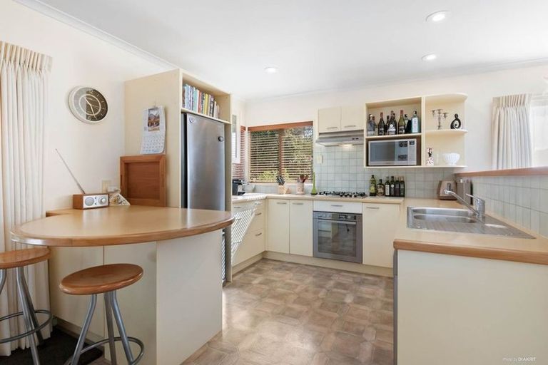 Photo of property in 1/8 Mcquoid Place, Glenfield, Auckland, 0629